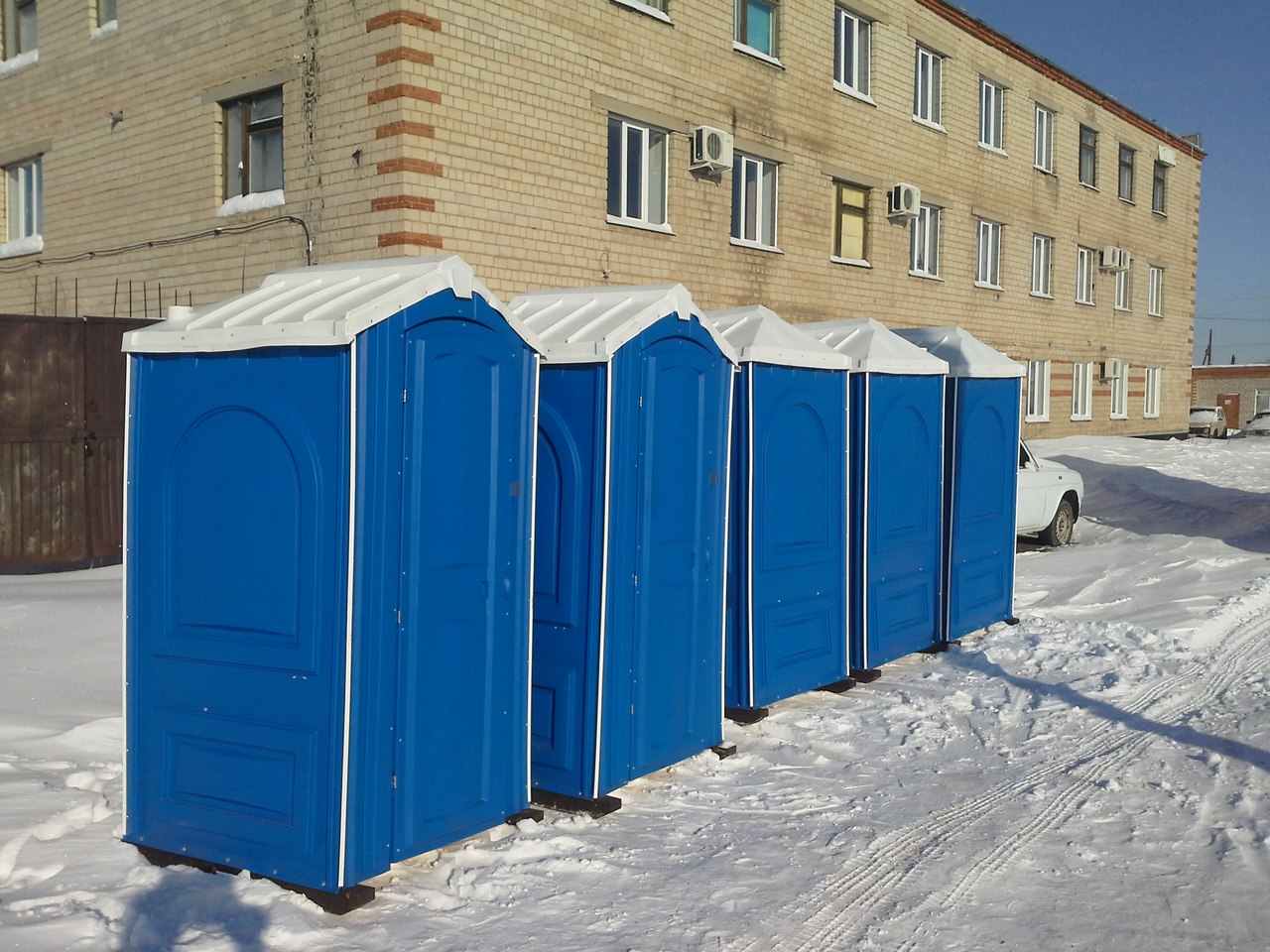 Benefits of Portable Restroom Rental: Promoting Hygiene and Safety at Public Events